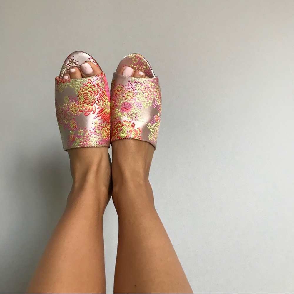 NWT sandals